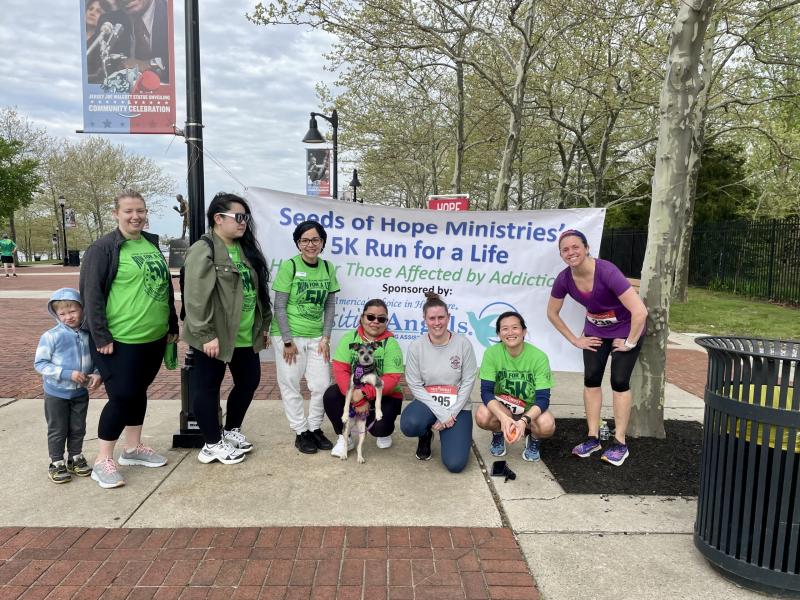 Cooper Center for Healing and Addiction Medicine Fellowship Team Members Participate in Seeds of Hope Ministries Run for a Life in Camden